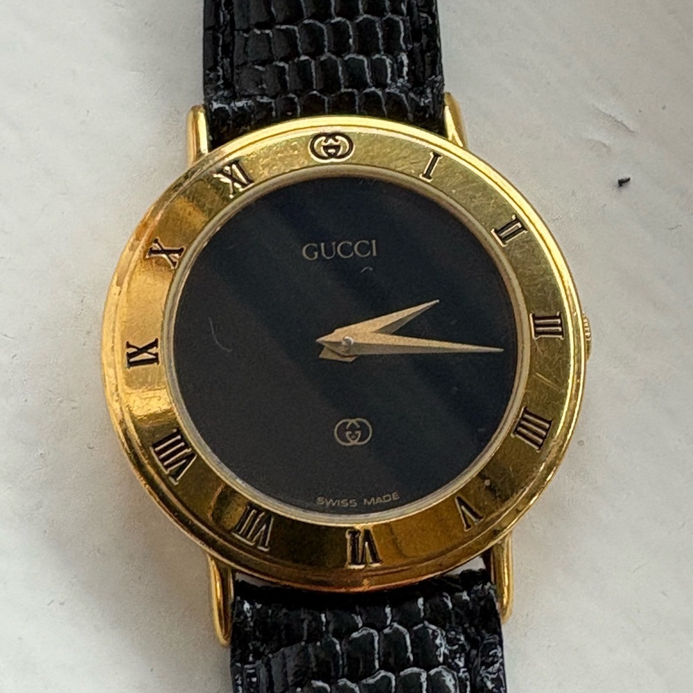 Vintage Gucci 3000L Quartz Ladies Watch 25 mm black dial crocodile skin strap - Picture 3 of 14